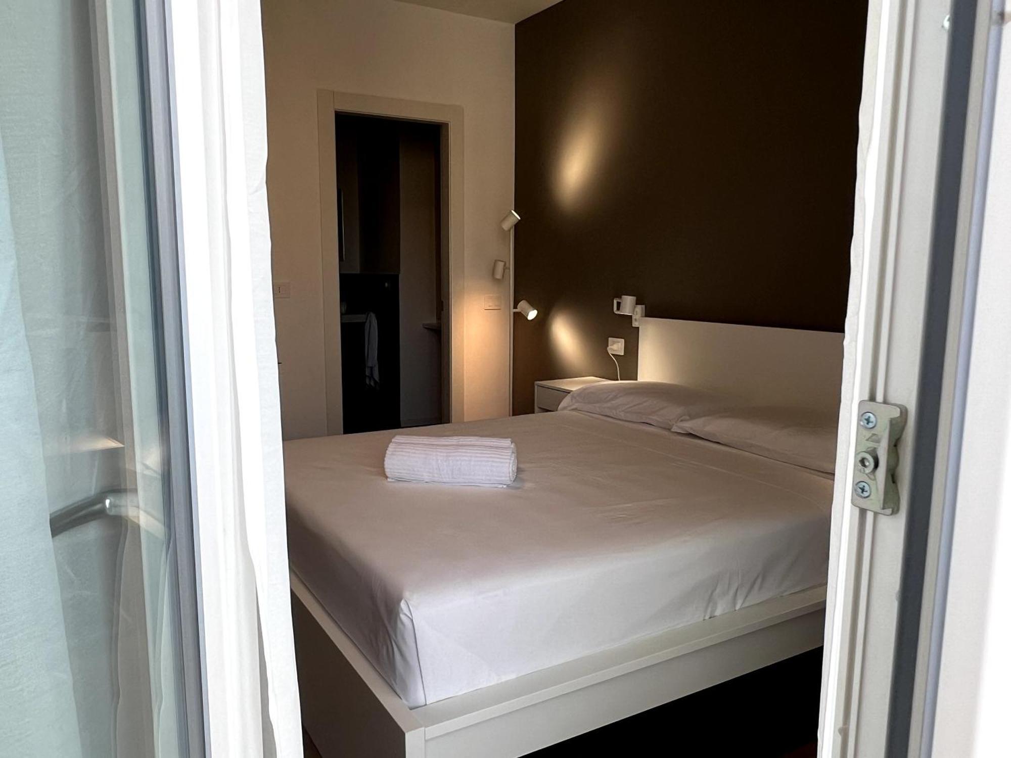 Near Vatican, Irnerio 47 Guest House Ρώμη Δωμάτιο φωτογραφία